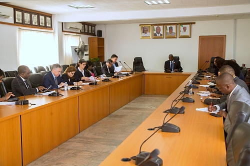 Hon Minister of Power Works  Housing Mr Babatunde Fashola SANright Minister of State Surv Suleiman Zarma Hassanright World Bank Country Director Nigeria Mr Rachid Bermessaoud6th left and World Bank Senior Director Global Energy Practice Mr Riccardo Puliti7th left duringameeting on Nigerias Power Sector Recovery Programme PSRP at the Ministry of Power Works  Housing Headquarters Mabushi Abuja on Monday 27th November 2017