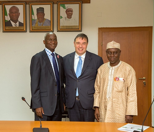 Hon Minister of Power Works  Housing Mr Babatunde Fashola SAN left Minister of State Surv Suleiman Zarma Hassanright and World Bank Senior Director Global Energy Practice Mr Riccardo Pulitimiddlein a group photographshortly after ameeting on Nigerias Power Sector Recovery Programme PSRP at the Ministry of Power Works  Housing Headquarters Mabushi Abuja on Monday 27th November 2017