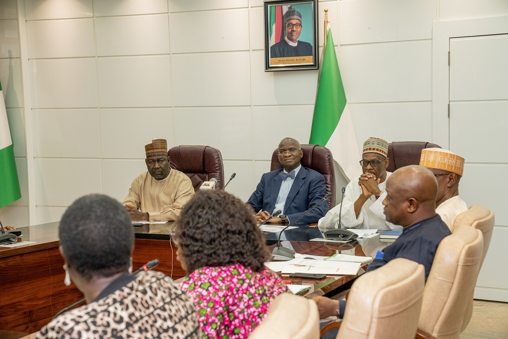 Hon  Minister of Works   Housing  Mr Babatunde Fashola SAN  middle   Minister of State in the Ministry  Engr  Abubakar  Aliyu   left  and Permanent Secretary  Works   Housing  Mr  Mohammed Bukar  right    during a courtesy visit by the Board of Directors of the Federal Mortgage Bank of Nigeria FMBN  at the Ministry of Works   Housing  Headquarters on Thursday  29th August 2019