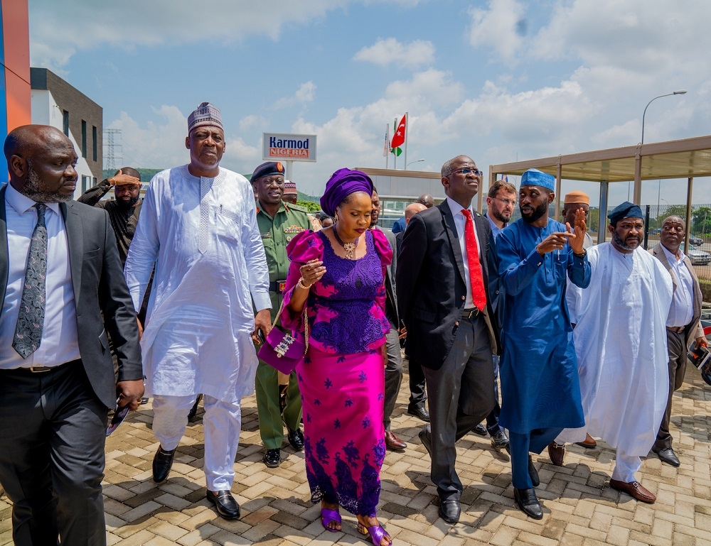 Hon  Minister of Works   Housing  Mr Babatunde Fashola SAN middle   CEO  Karmod Nigeria Limited  Mr Hakeem Shagaya right  renowned entrepreneur  Alhaja Bola Shagaya left  and others shortly after  the unveiling of prefabricated assembly and installation building facility of Karmod Nigeria Limited at Plot 3075  along Kubwa Expressway  Abuja on Tuesday 15th October 2019