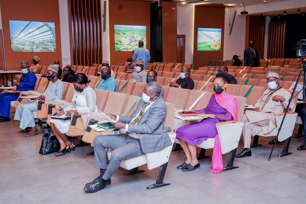 Surveyor General of the Federation, SurveyorÂ Samuel Adeniran (right), Rector, School of Surveying, Oyo State, Mrs Dupe Nihinlola Olayinka - DosunmuÂ (2nd right) and others duringÂ a Courtesy Visit Â by the Members of the Federal School of Surveying, Oyo&#039;s Management Team at the Ministry of Works and Housing Headquarters, Mabushi, Abuja on Monday 23rd August, 2021.Â 