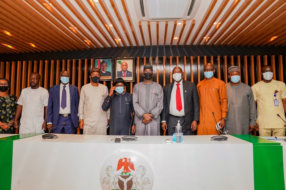 Hon. Minister of Works and Housing, Mr Babatunde Fashola,SAN (5th right),President,Nigerian Institution of Estate Surveyors and Valuers (NIESV), ESV. Sir Emmanuel Okas Wike(5th left), 1st Vice President, ESV. Johnbull AmayaevboÂ (4th right), 2nd Vice President, ESV. Victor Alonge (4th left), Chairman BOT, ESV. Emeka Onuorah (3rd right) and othersÂ  in a group photograph shortly after the courtesy visit by the ManagementÂ CommitteeÂ of the Nigerian Institution of Estate Surveyors and ValuersÂ  at the Ministry of Works and Housing Headquarters, Mabushi, Abuja on Friday, 10th September 2021.Â 