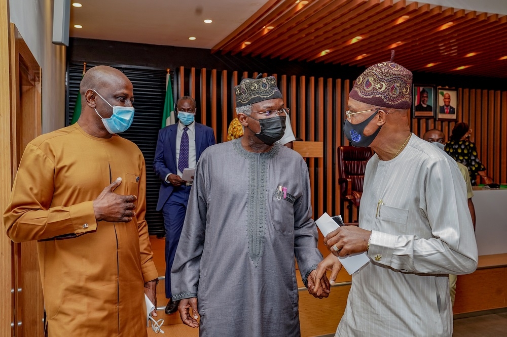 Hon. Minister of Works and Housing, Mr Babatunde Fashola,SAN (middle)Â 2nd Vice President, theÂ Nigerian Institution of Estate Surveyors and ValuersÂ (NIESV), ESV. Victor Alonge (right) andÂ  Chairman BOT, ESV. Emeka Onuorah (left) Â shortly after the courtesy visit by the ManagementÂ CommitteeÂ of the Nigerian Institution of Estate Surveyors and ValuersÂ  at the Ministry of Works and Housing Headquarters, Mabushi, Abuja on Friday, 10th September 2021.Â 