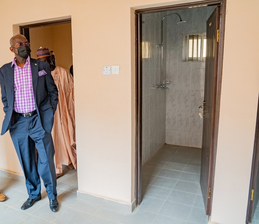 Hon. Minister of Works and Housing, Mr Babatunde Fashola, SAN (left) and Permanent Secretary in the Ministry, Mr. Babangida Hussaini (left)  during an inspection  of the Homes built by the Federal Government under the National Housing Programme in Bauchi , Bauchi State  on Thursday, 23rd September 2021. 