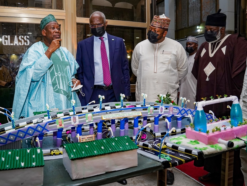 Hon. Minister of Works and Housing, Mr. Babatunde Fashola, SAN (2nd left), Governor of Kano State, Dr. Abdullahi Umar Ganduje(left), Deputy Governor, Dr. Nasir Yusuf Gawuna(2nd right) and the Senior Special Assistant to the President on Special Intervention, Mr Ismaeel Ahmed  during a courtesy visit to the Kano State Government House as part of a Federal Government Projects inspection visit to the State on Wednesday, 26th January 2022.