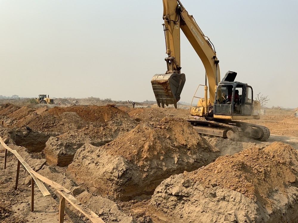 The Honourable Minister of Housing and Urban Development, Arch. Ahmed Musa Dangiwa, the Hon. Minister of State, Abdullahi Tijjani Gwarzo, Permanent Secretary, Dr. Marcus Ogunbiyi and Some Directors inspect work at the site for the proposed Renewed Hope City at Karsana Estate Phase 3, Abuja