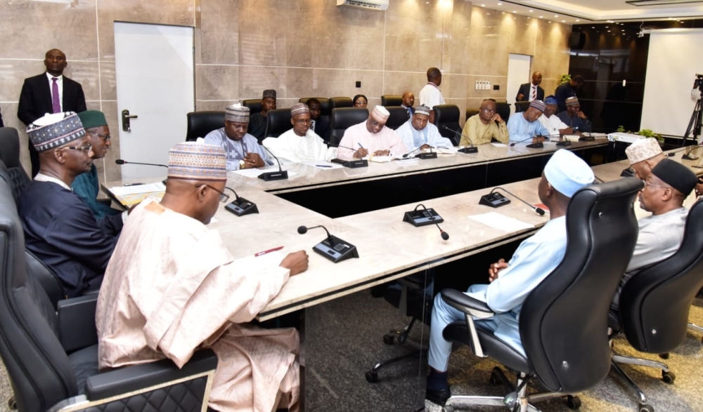 The Hon. Minister of Housing and Urban Development, Arc. Ahmed Dangiwa, the Hon. Minister of State, Abdullahi Tijjani Gwarzo, and management staff of the Ministry  receives the  Executive Governor of Nasarawa state, Engr. Abdullahi Sule on a courtesy visit to the Ministry’s headquarters, Mabushi, Abuja on the 29th of April, 2024.