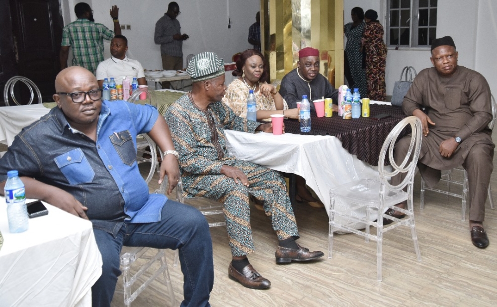 Federal Ministry of Housing and Urban Development Permanent Secretary, Dr. Marcus O. Ogunbiyi, the wife and management staff of the Ministry in a dinner party after the Retreat on the Ministerial Performance Management System (MPMS) held at De Bentley Hotel, Abuja on the 11th May, 2024.