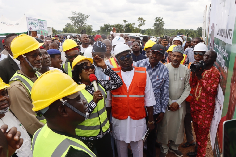 His Excellency, Francis Ogbonna Erishi Nwifuru, Executive Governor, Ebonyi State, Honourable Minister of Housing and Urban Development, Arc. Ahmed Musa Dangiwa FNIA and other management staff at the Official Ground Breaking ceremony of the 250 Housing Units Renewed Hope Estate in Abakaliki, Ebonyi State  on the 26th June, 2024