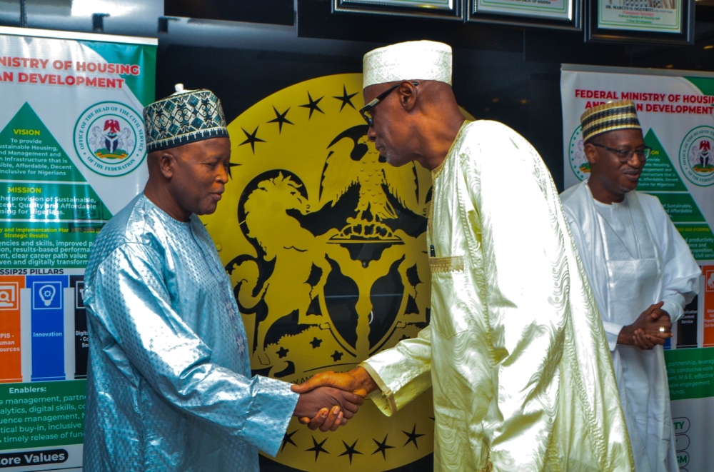 (Middle) Hon. Minister of  Housing and Urban Development Arc. Ahmed Musa Dangiwa; (5th Left) Hon. Minister of State Housing and Urban Development, Abdullahi Tijjani Gwarzo; (5th Right) Permanent Secretary  Ministry of Housing and Urban Development, Dr. Marcus O. Ogunbiyi, during a meeting with Delegates of the UK Build and Construction West Africa Trade Mission. Monday 22nd July, 2024