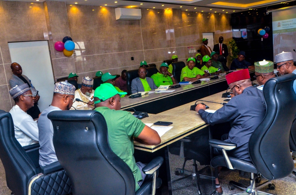 Thursday,  October 10th, 2024: Governor of Zamfara State, Dr Dauda Lawal Dare Courtesy visit to the Hon Minister of Housing and Urban Development,  Arc Ahmed Musa Dangiwa