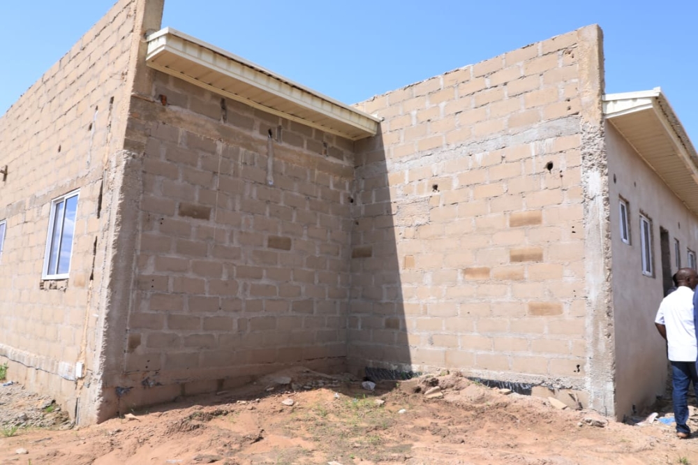 Inspection visit of Renewed Hope Housing Estate, Makurdi, Benue State by the Director (Public Building & Housing Development), QS Pemi Temitope in company of the Director (Press & Public Relations),  Salisu Badamasi Haiba. On ground to receive the team is the Benue State, Federal Controller of Housing and site Project managers