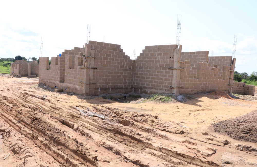 Inspection visit of Renewed Hope Housing Estate, Makurdi, Benue State by the Director (Public Building & Housing Development), QS Pemi Temitope in company of the Director (Press & Public Relations),  Salisu Badamasi Haiba. On ground to receive the team is the Benue State, Federal Controller of Housing and site Project managers