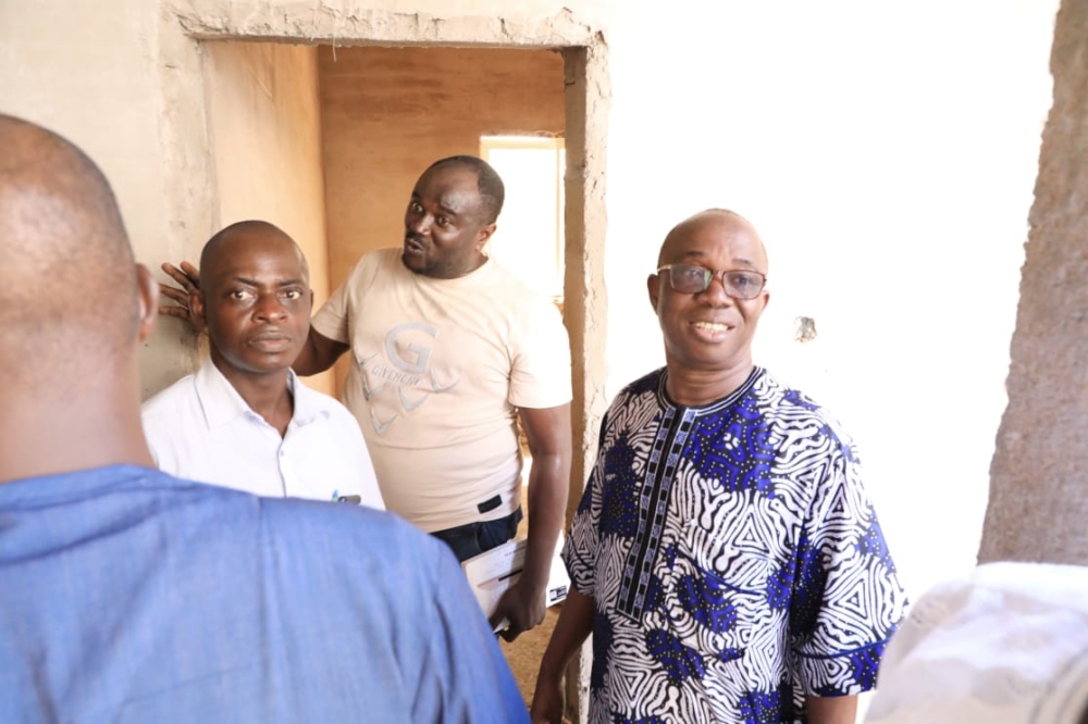 Inspection visit of Renewed Hope Housing Estate, Makurdi, Benue State by the Director (Public Building & Housing Development), QS Pemi Temitope in company of the Director (Press & Public Relations),  Salisu Badamasi Haiba. On ground to receive the team is the Benue State, Federal Controller of Housing and site Project managers