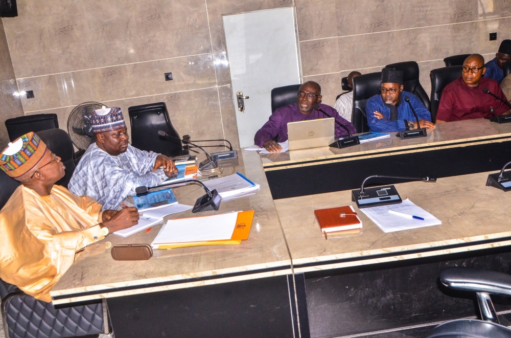 Meeting of the Hon Honourable Minister of State for Housing and Urban Development. Rt. Hon. Yusuf Abdullahi Ata with Directors/Heads of Units of the Ministry