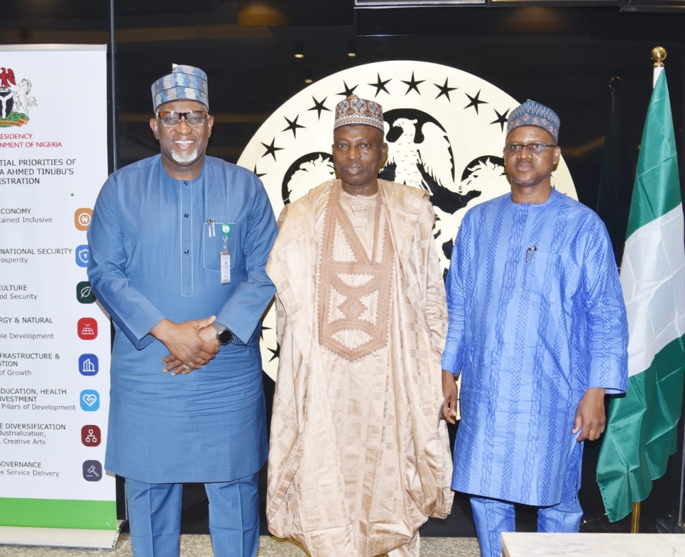 Hon Minister of State, Yusuf Abdullahi Ata and Permanent Secretary,  Dr Shuaib Belgore received briefings on the activities of Federal Mortgage Bank of Nigeria, presented by the MD , Shehu Usman Osidi, Tuesday,  28th January,  2025