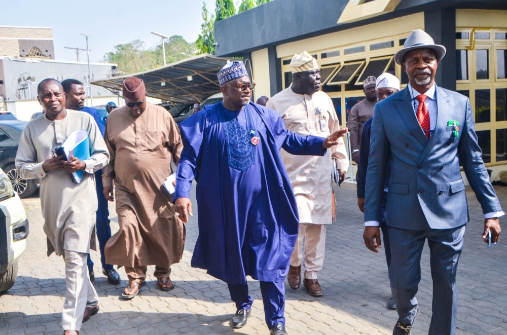 The Permanent Secretary, Federal Ministry of Housing and Urban Development, Dr. Adam Kambiri, conducted a familiarization visit to several offices of the Ministry on Monday 6th January, 2025.