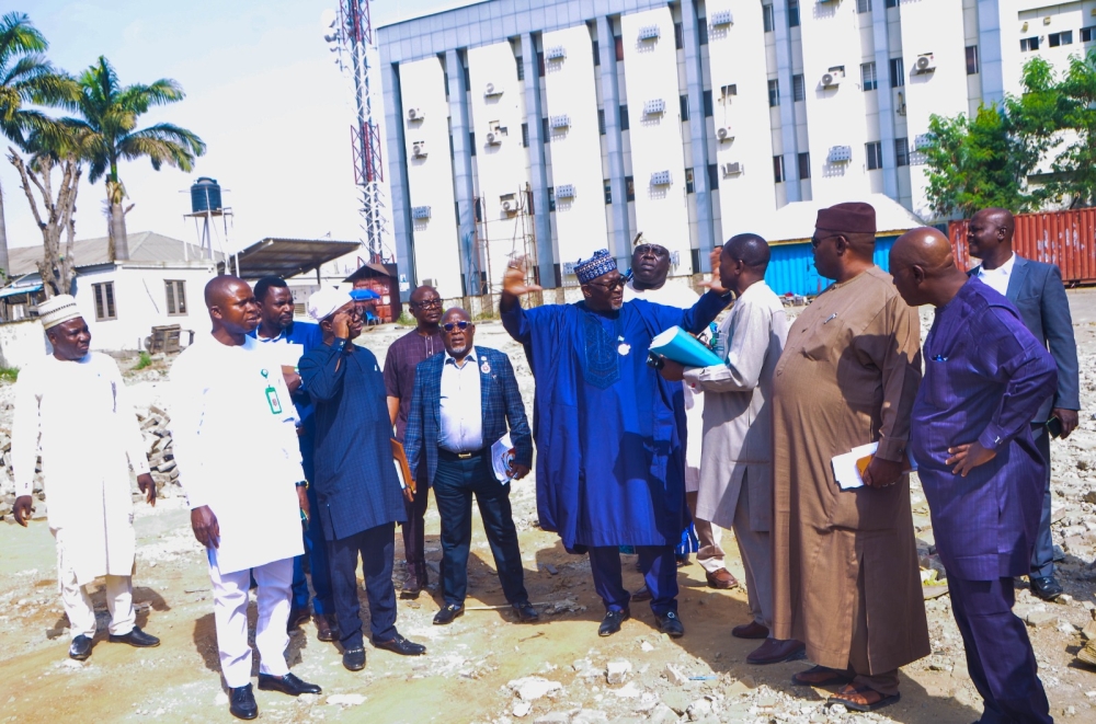 The Permanent Secretary, Federal Ministry of Housing and Urban Development, Dr. Adam Kambiri, conducted a familiarization visit to several offices of the Ministry on Monday 6th January, 2025.