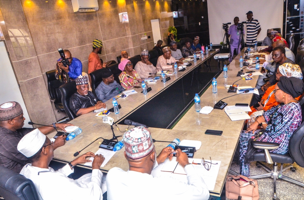 Pictorial: Hon Minister of State for Regional Development,  His Excellency (Hon) Uba Maigari Ahmadu led the management team of his ministry on a courtesy visit to the Hon Minister of Housing and Urban Development,  Arc Ahmed Musa Dangiwa.