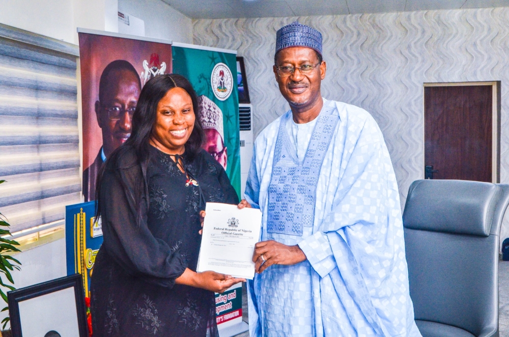 Pictures from the courtesy visit of the DG/CEO National Council on Climate Change to the Hon Minister of Housing and Urban Development,  Arc Ahmed Musa Dangiwa