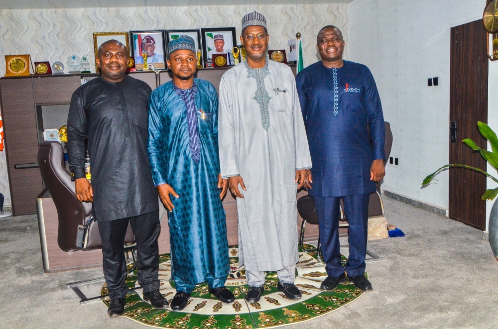 Courtesy visit to the Hon Minister,  FMHUD, Arc. Ahmed Dangiwa by the Leadership Newspaper Group Limited, led by GMD, Mu'azu Elazeh. With the Hon Minister is the Director Press, Badamasi Haiba and SA Communication,  Mark Cheise, Monday, 10th March,  2025.