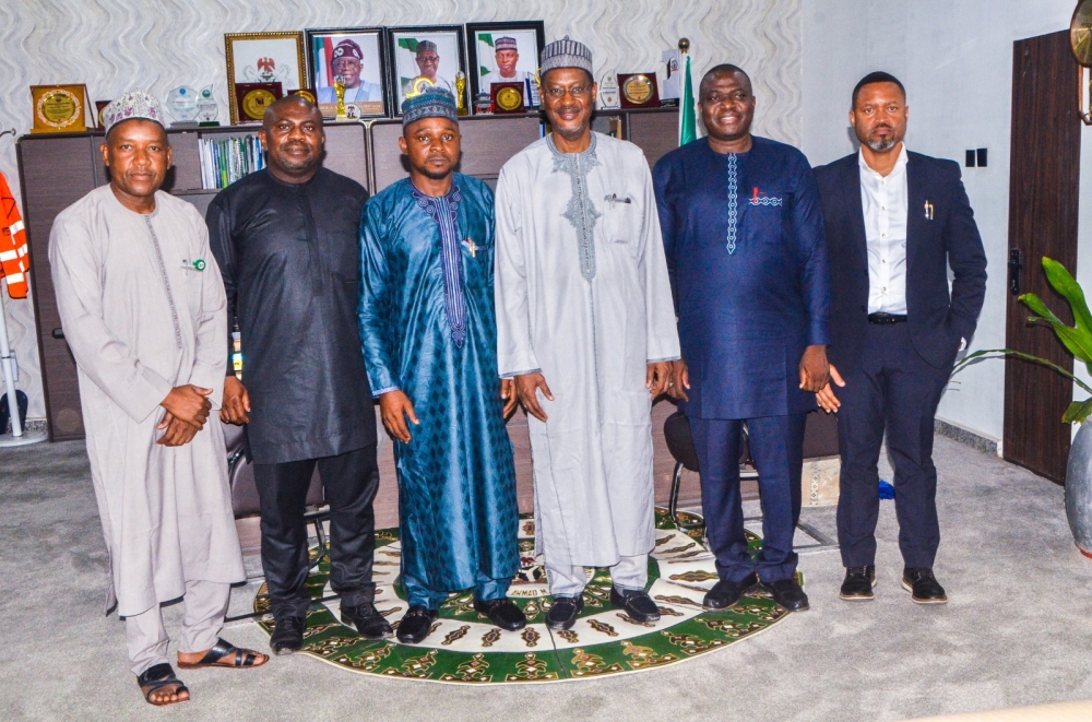 Courtesy visit to the Hon Minister,  FMHUD, Arc. Ahmed Dangiwa by the Leadership Newspaper Group Limited, led by GMD, Mu'azu Elazeh. With the Hon Minister is the Director Press, Badamasi Haiba and SA Communication,  Mark Cheise, Monday, 10th March,  2025.