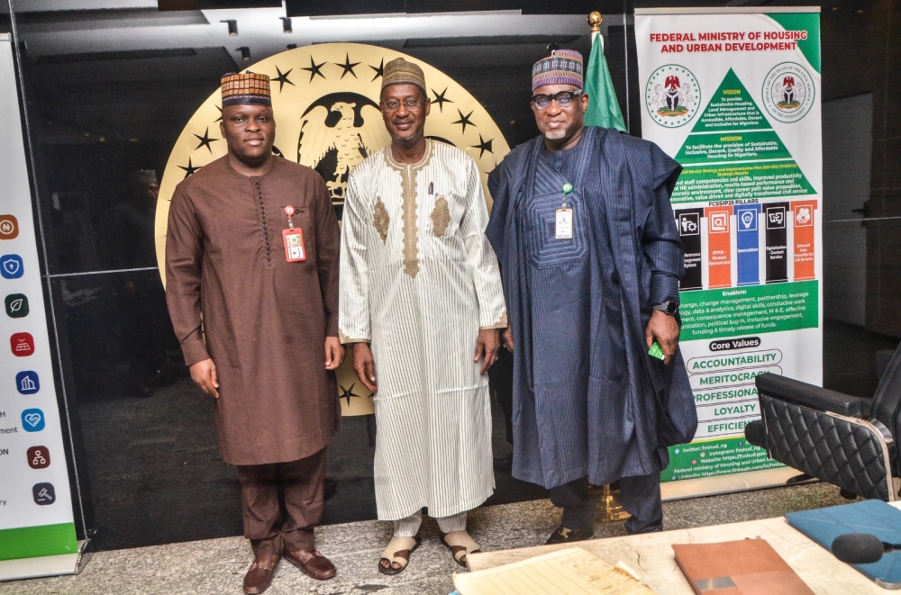 Hon Minister,  Housing and Urban Development,,Arc. Ahmed Musa Dangiwa, received Senior Special Assistant to the President on Industrial Training and Development,  Hon Adamson Ayinde on a courtesy visit