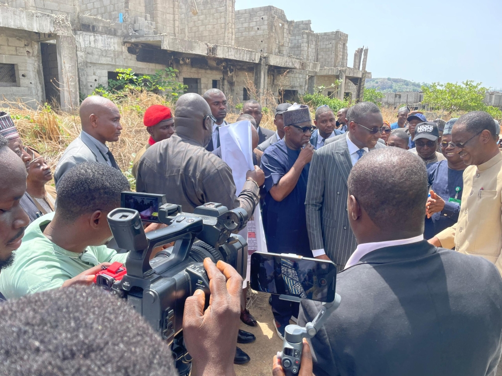 Photo News: HM (FMHUD), Arc Ahmed Dangiwa and Chairman EFCC, Olanipekun Olukoyede inspection of Recovered Housing Estate from former CBN Governor,  Godwin Emefiele,  Wednesday,  21st, May, 2025