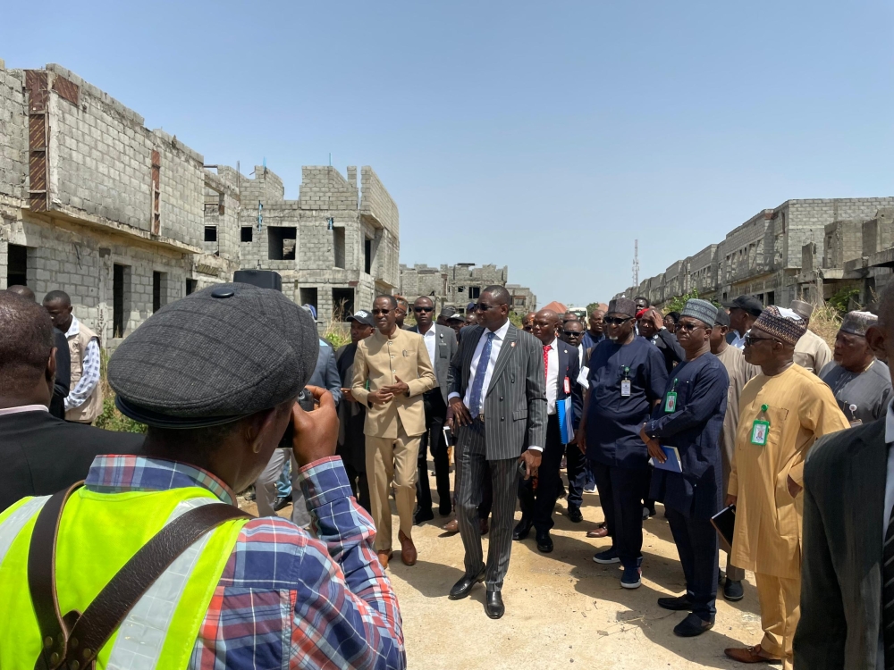 Photo News: HM (FMHUD), Arc Ahmed Dangiwa and Chairman EFCC, Olanipekun Olukoyede inspection of Recovered Housing Estate from former CBN Governor,  Godwin Emefiele,  Wednesday,  21st, May, 2025
