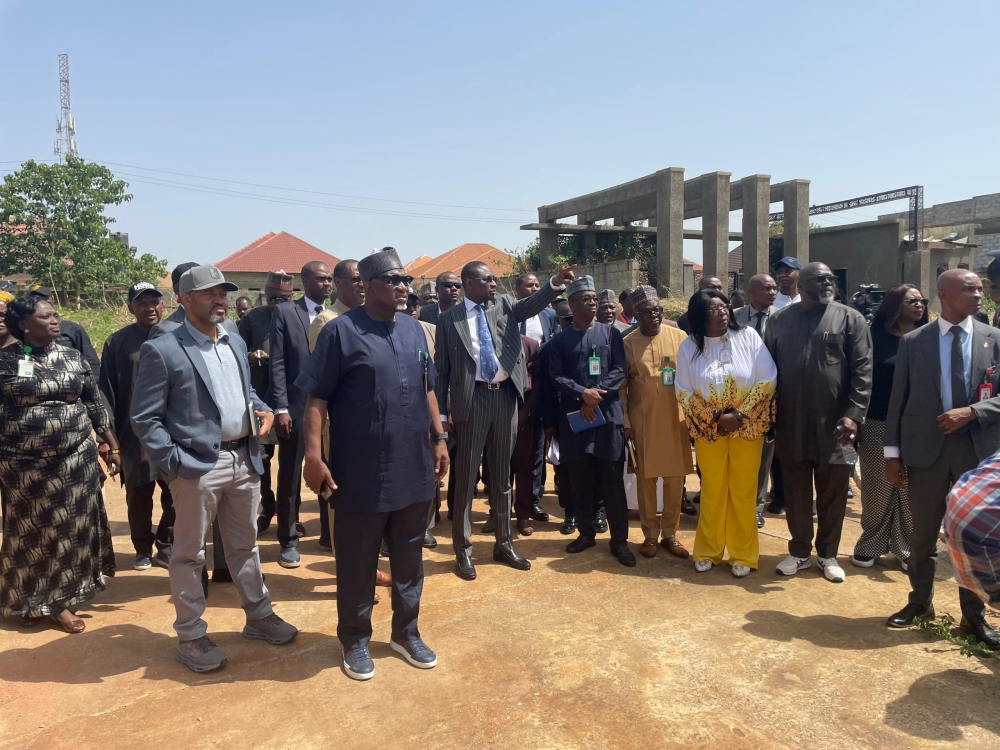 Photo News: HM (FMHUD), Arc Ahmed Dangiwa and Chairman EFCC, Olanipekun Olukoyede inspection of Recovered Housing Estate from former CBN Governor,  Godwin Emefiele,  Wednesday,  21st, May, 2025
