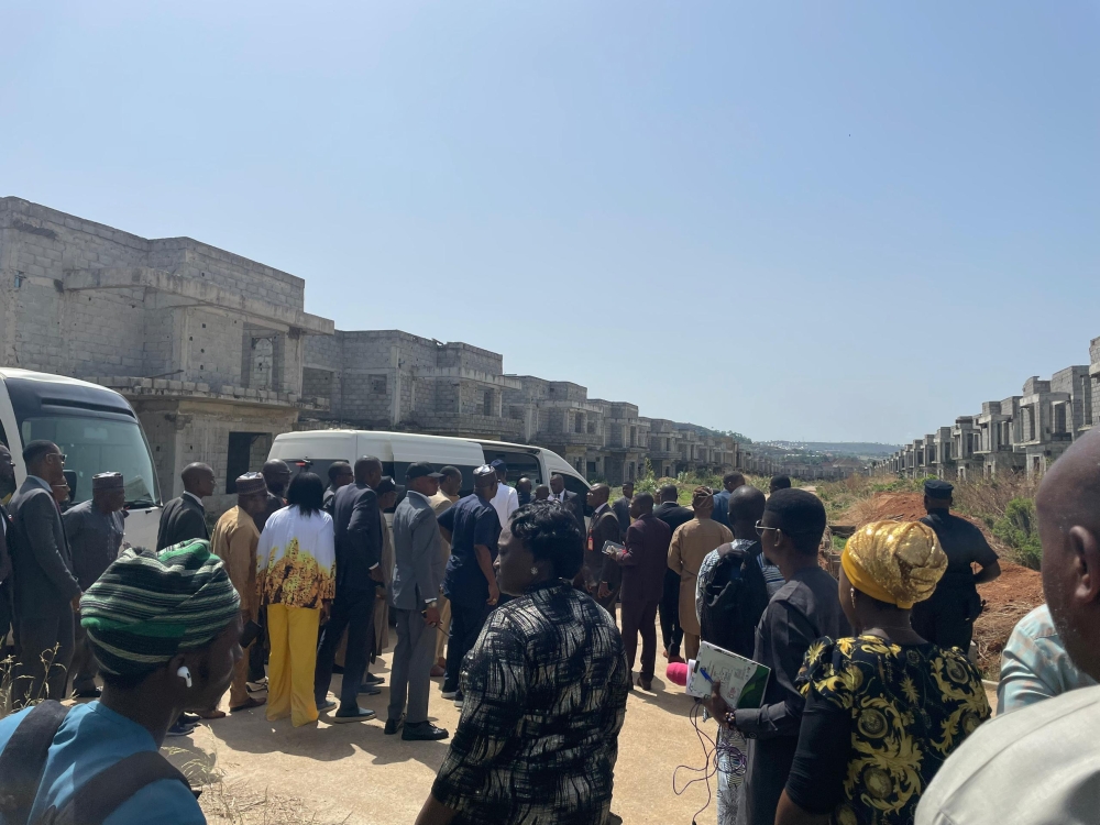 Photo News: HM (FMHUD), Arc Ahmed Dangiwa and Chairman EFCC, Olanipekun Olukoyede inspection of Recovered Housing Estate from former CBN Governor,  Godwin Emefiele,  Wednesday,  21st, May, 2025