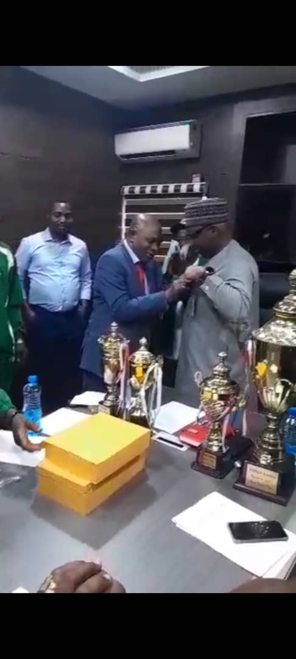 Photo Speak: Housing Ministry Presents Awards to Sports Club Members for Winning FEPSGA Medals