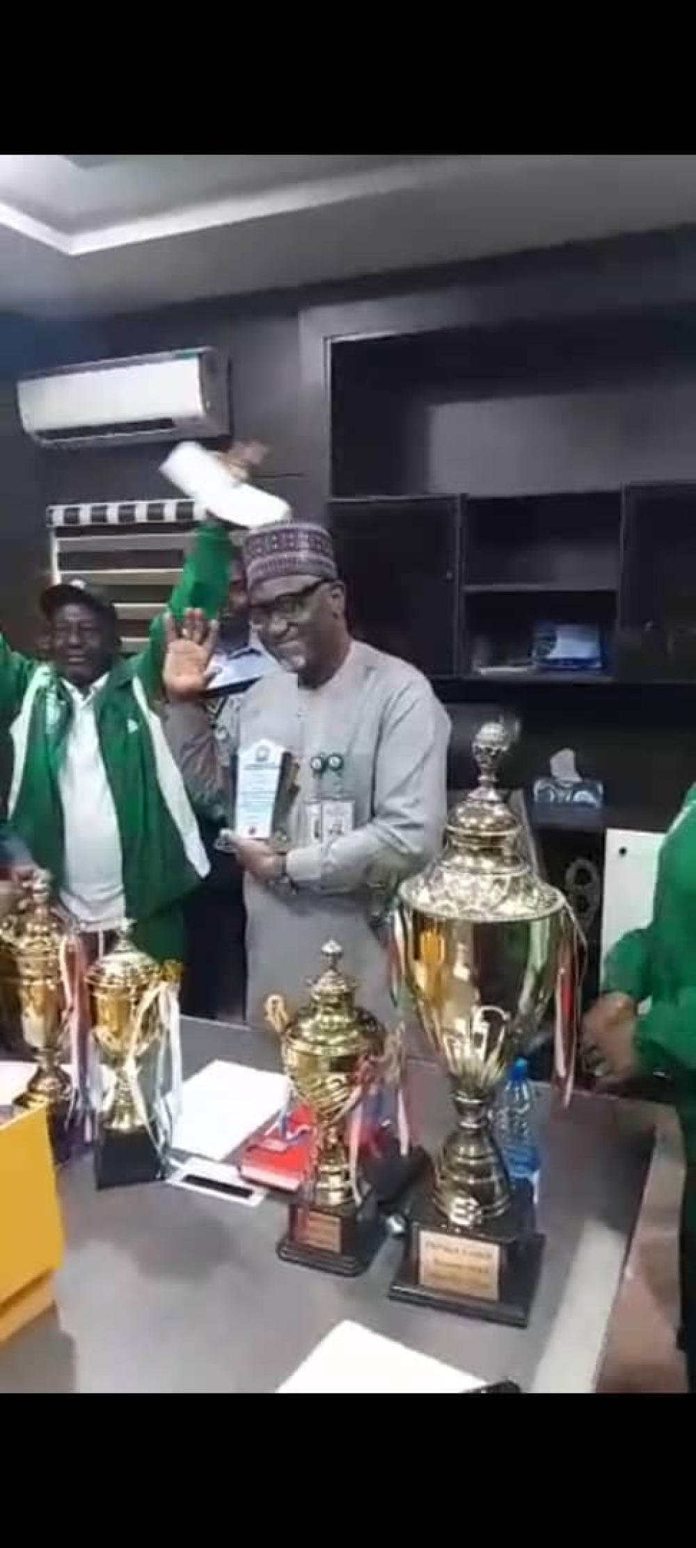 Photo Speak: Housing Ministry Presents Awards to Sports Club Members for Winning FEPSGA Medals