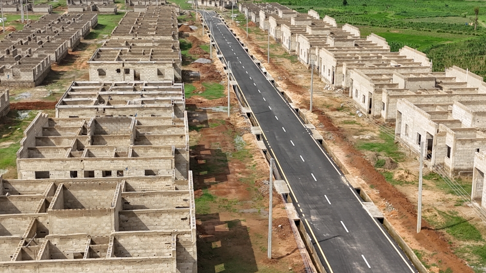 Minister and Minister of State, Housing and Urban Development, Arc. Ahmed Musa Dangiwa and Rt.Hon Abdullahi Yusuf Ata accompanied by some Directors of the Ministry on the inspection of the Kano Renewed Hope Estate and City Projects, Friday, 25th July, 2025