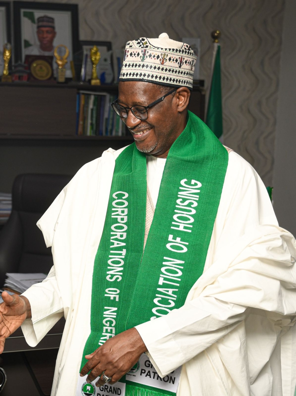 Newly elected AHCN leadership during a courtesy visit to the Hon Minister,  Housing and Urban Development, Arc Ahmed Dangiwa